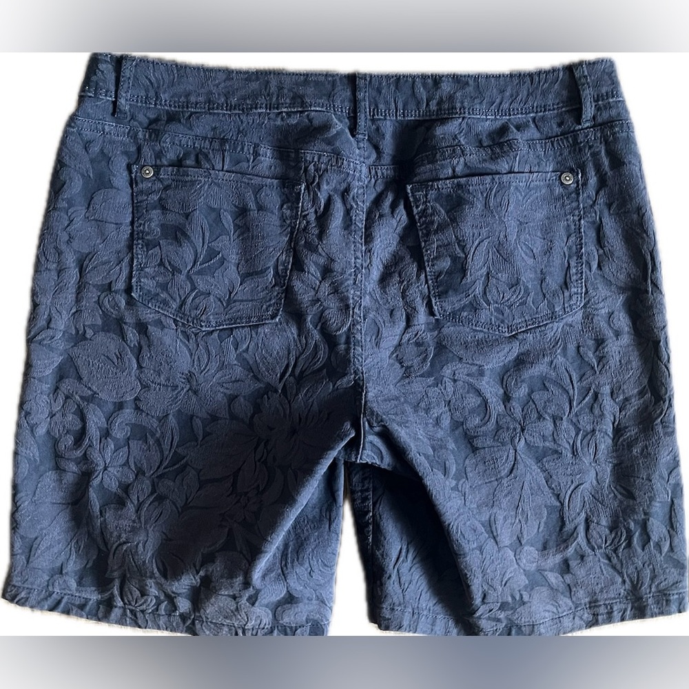 Simply Vera Vera Wang Blue Floral Women's Shorts - Picture 3 of 7